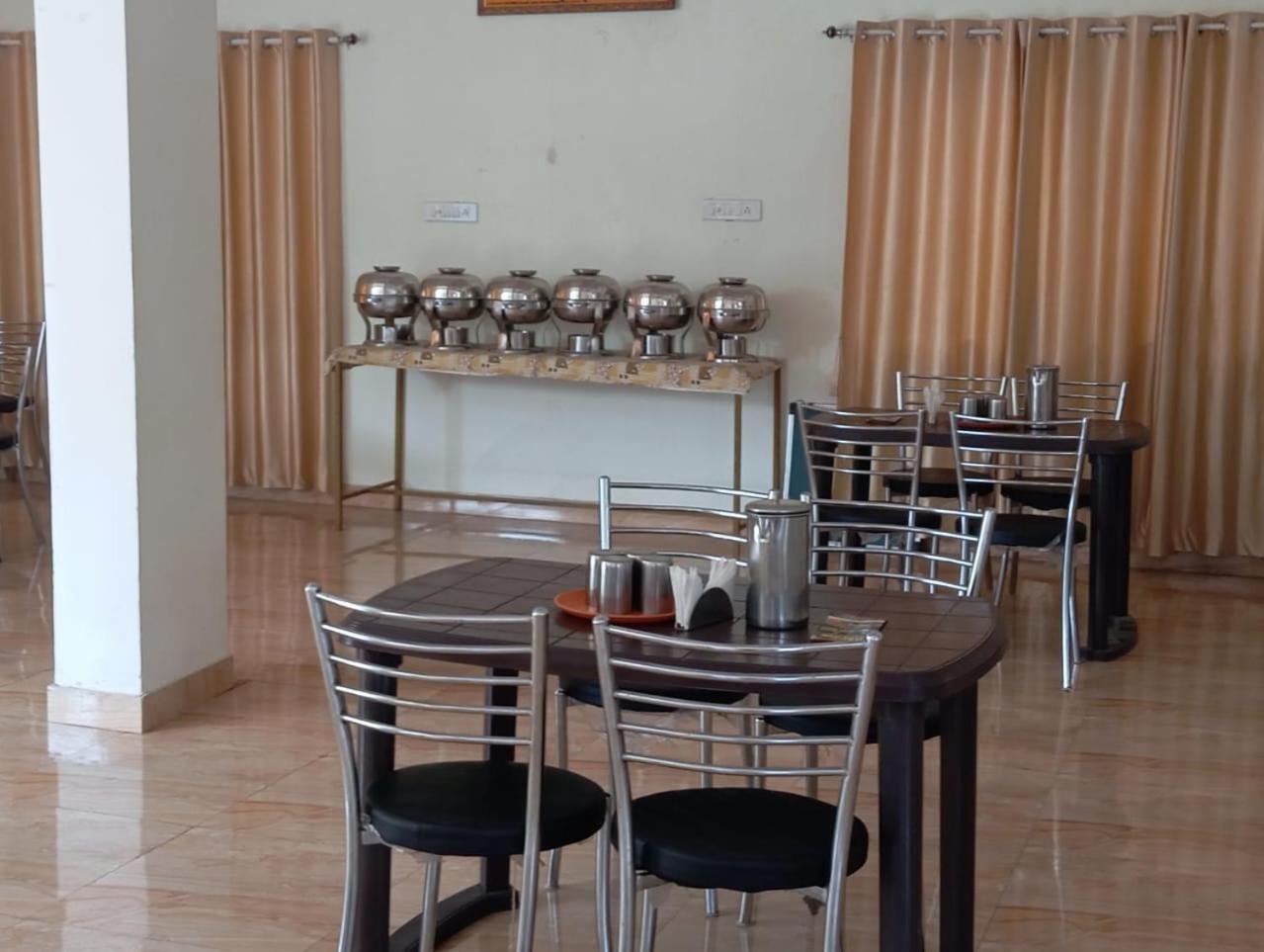 Blue Bell Homestay Lonavala Eksteriør bilde